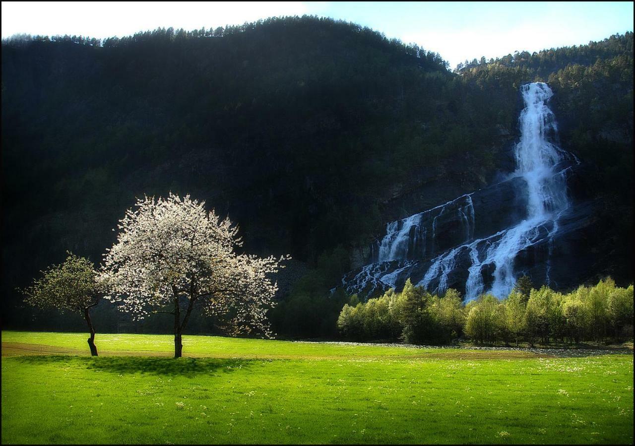 Husnes Sentrum Hotell Exterior foto