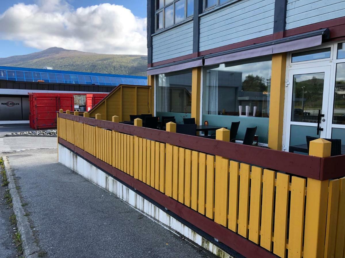 Husnes Sentrum Hotell Exterior foto